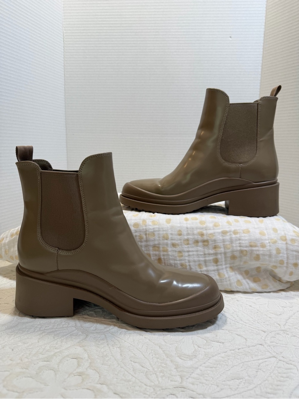 Cole Haan Chunky Chelsea Ankle Boots in Taupe Brown Women’s 9 B